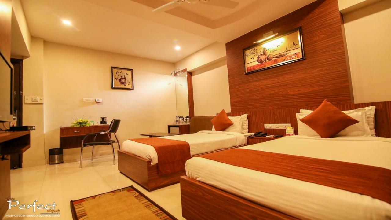 The Mahal Inn Jamshedpur Bagian luar foto